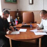Между школой и приходом РПЦ подписан договор о сотрудничестве